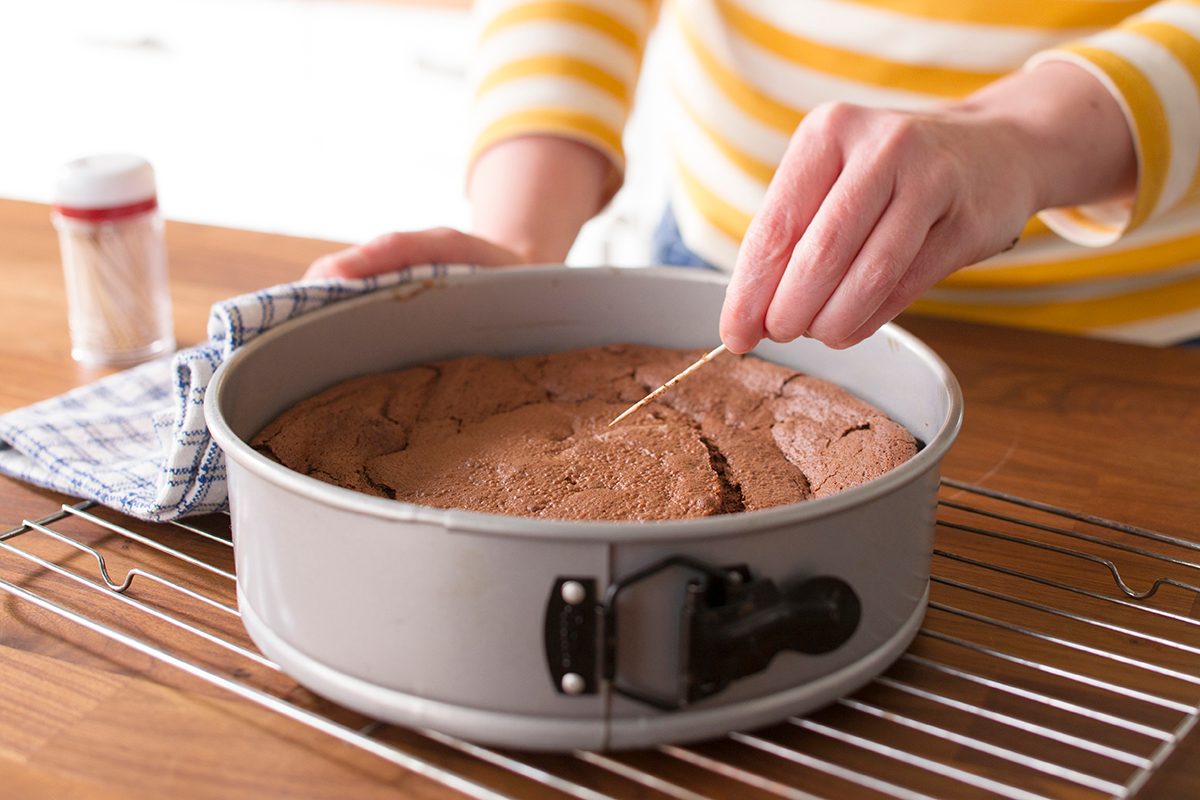 Making a Flourless Chocolate Cake