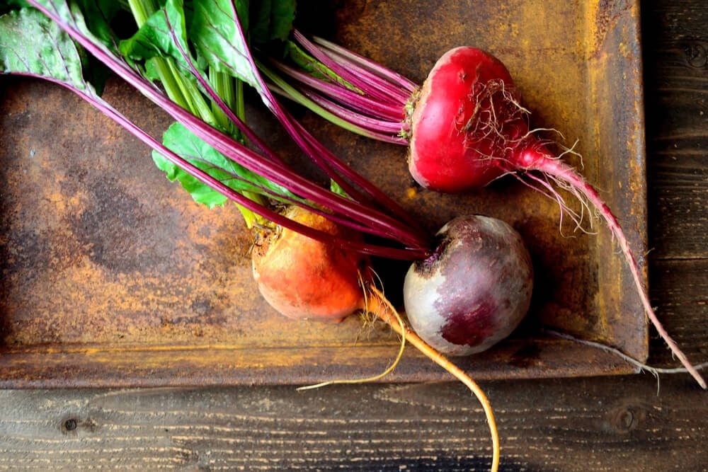 3 colors beets on the rusted tray