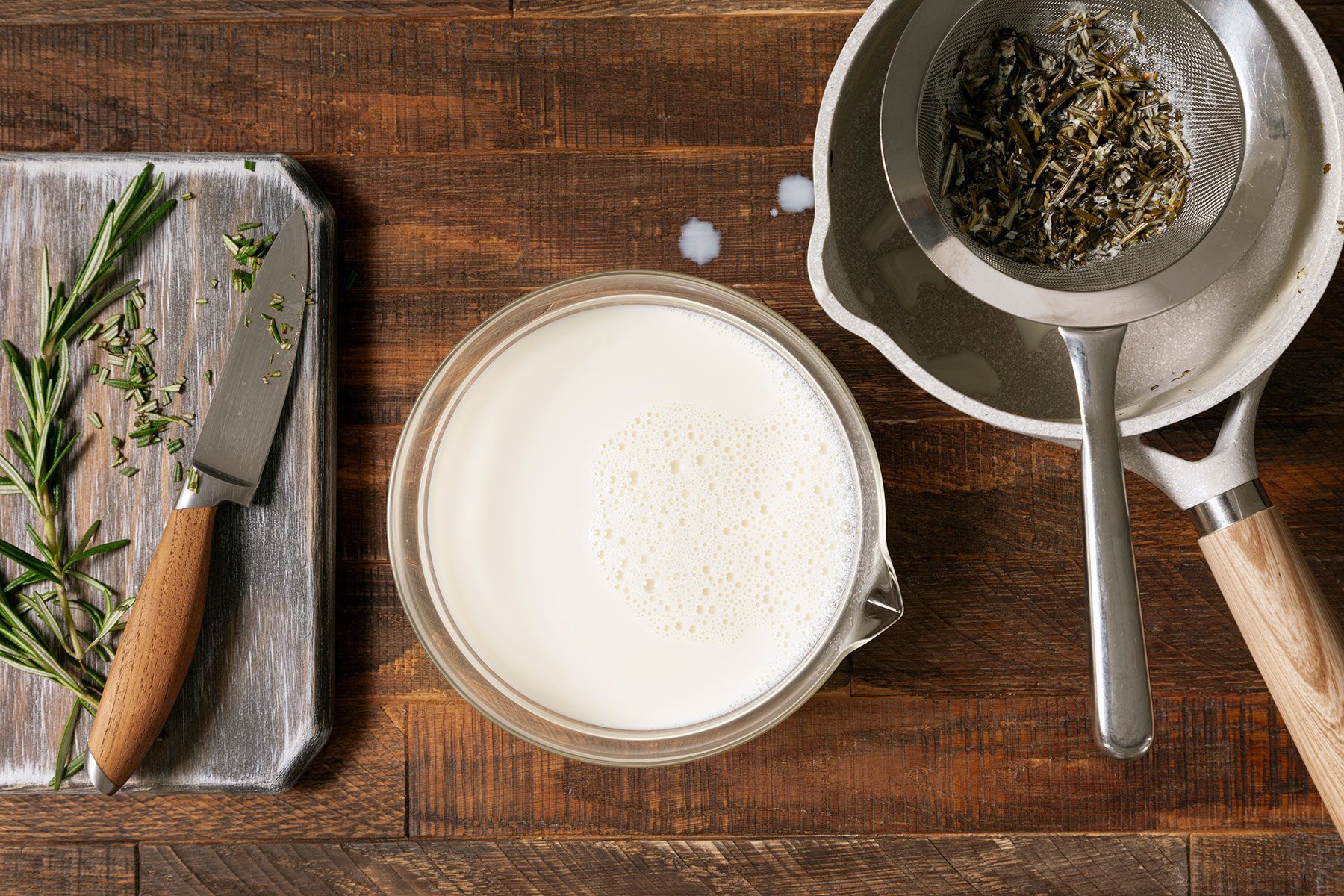 Cook the noodles and infuse the milk