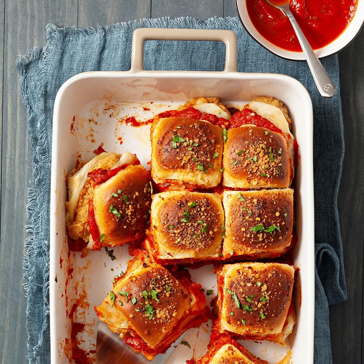 Chicken Parmesan Slider Bake Exps Ft24 204498 Jr 0124 1