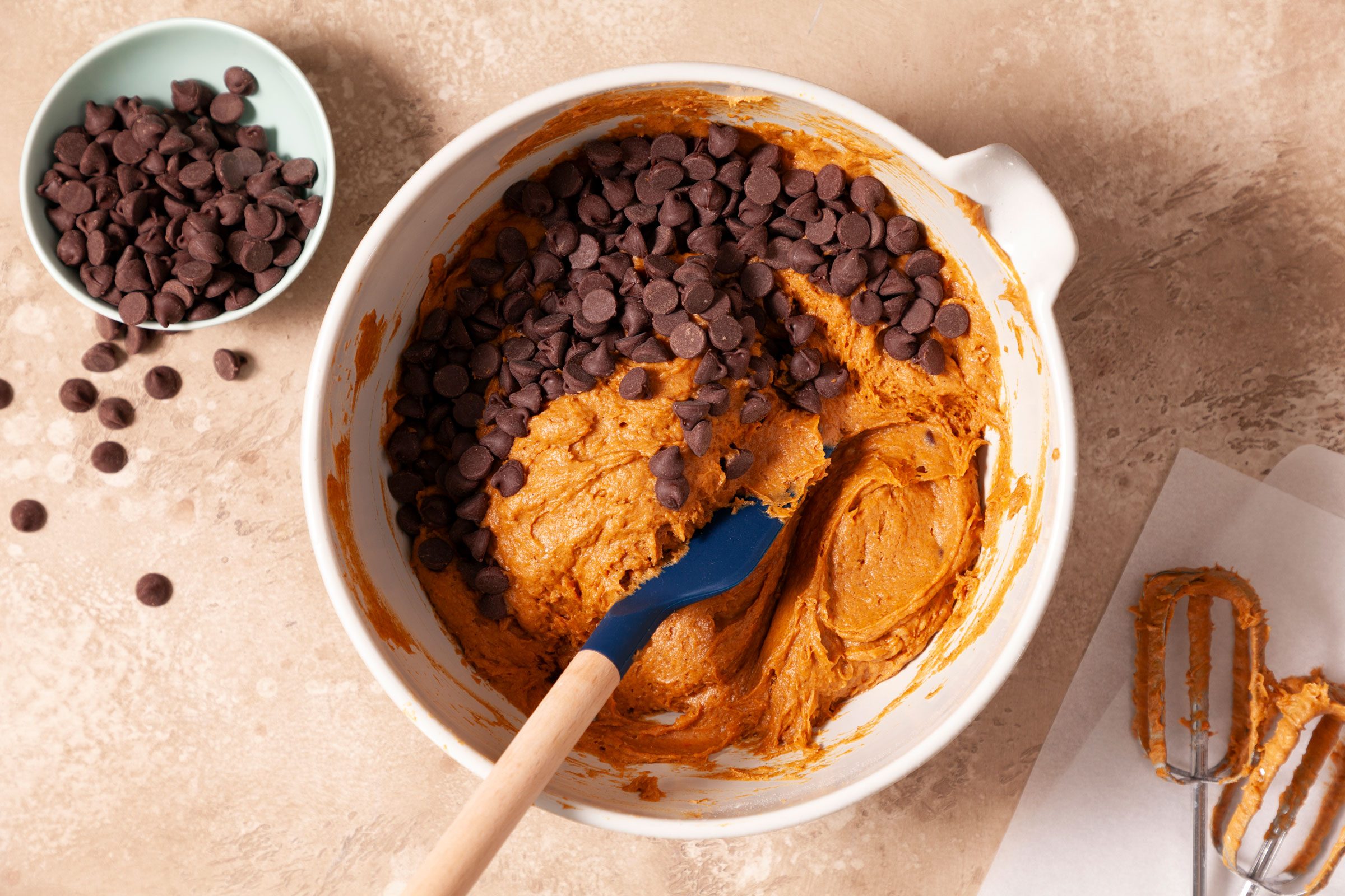 Ft23 161506 Ec 0906 3 Easy Chocolate Chip Pumpkin Bars