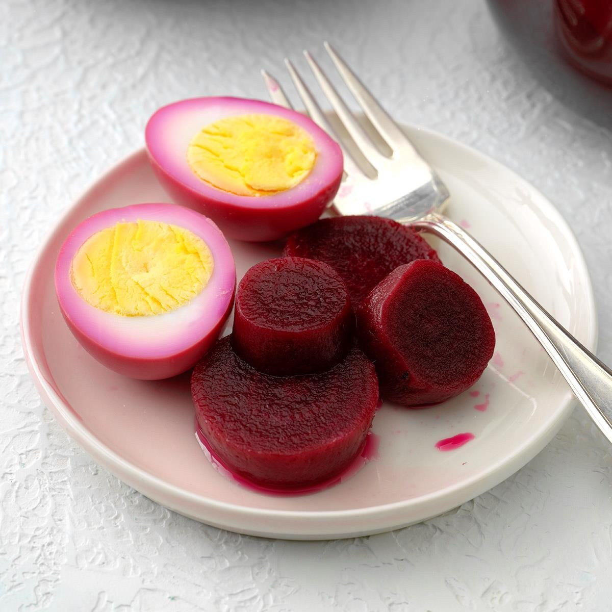 Pickled Eggs With Beets