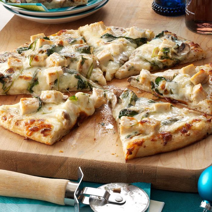 Rich chicken Alfredo pizza