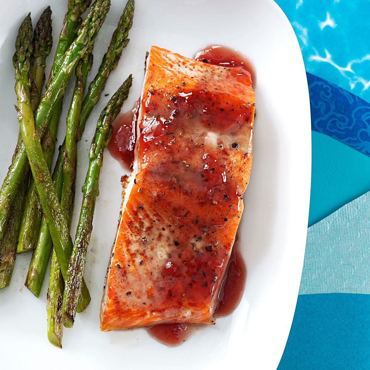 Salmon with Tangy Raspberry Sauce