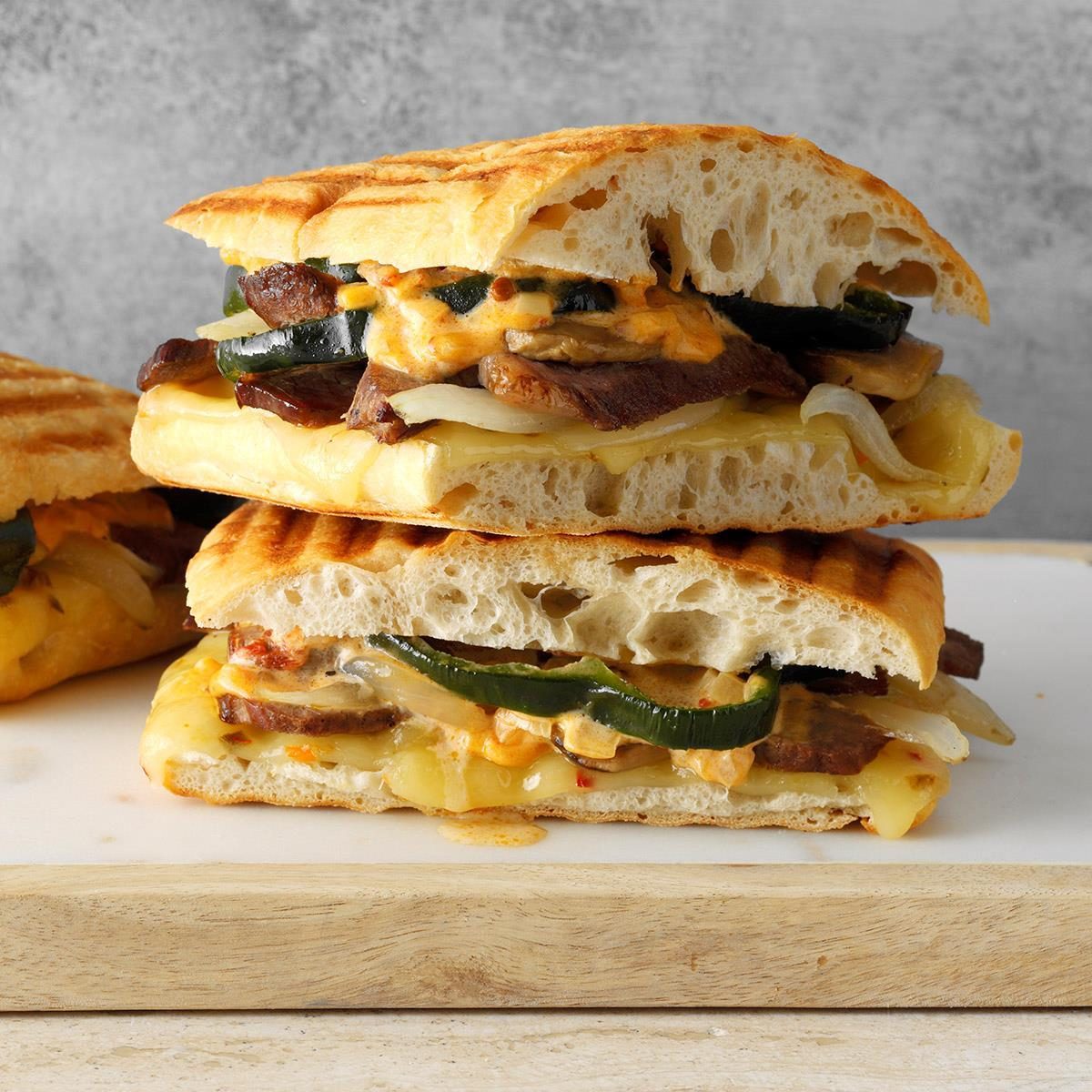 Triple Pepper Steak Sandwiches Exps Chmz19 113274 B10 30 7b 2