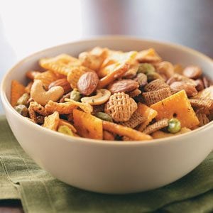 Kickin’ Snack Mix