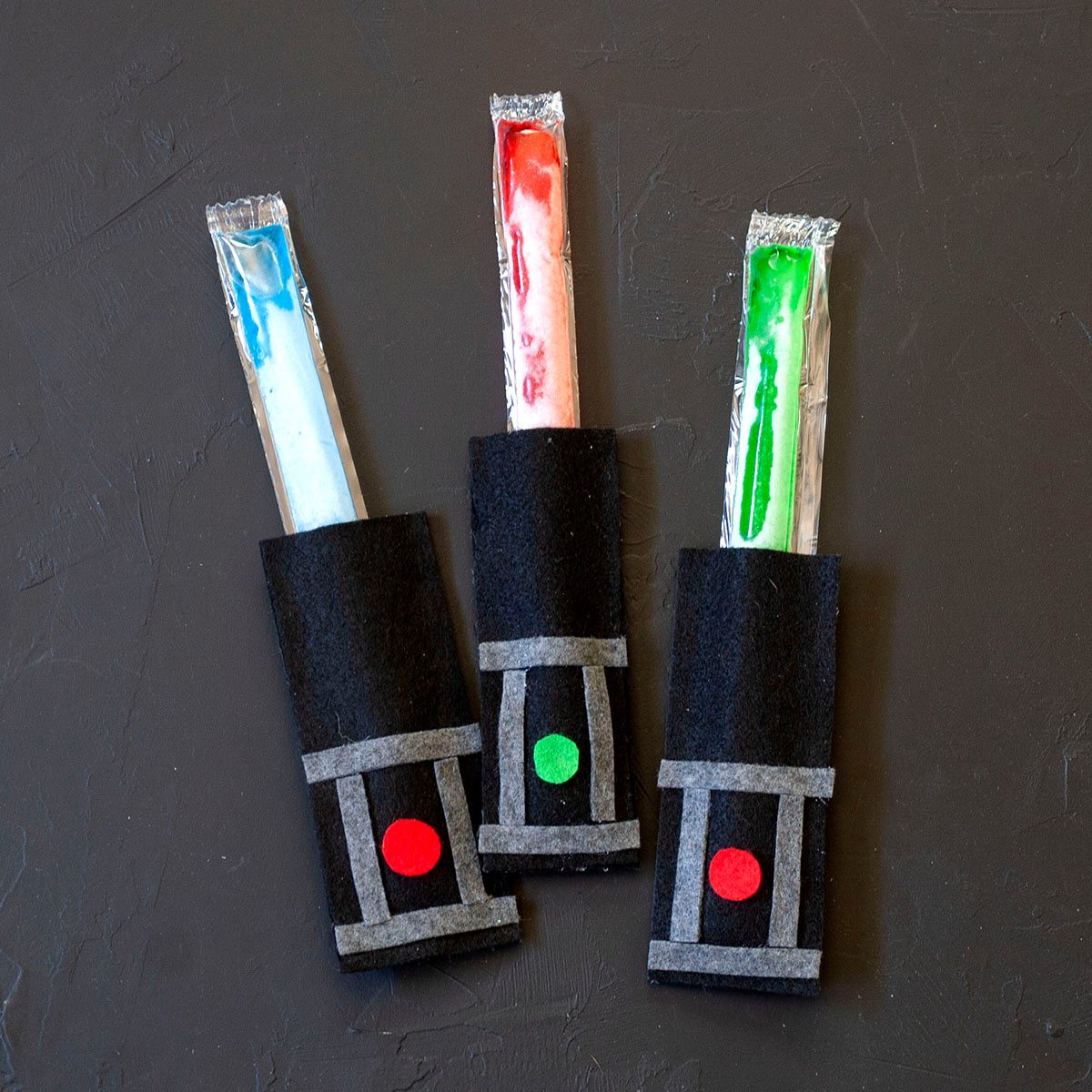 Star Wars Birthday Party lightsaber popsicle idea