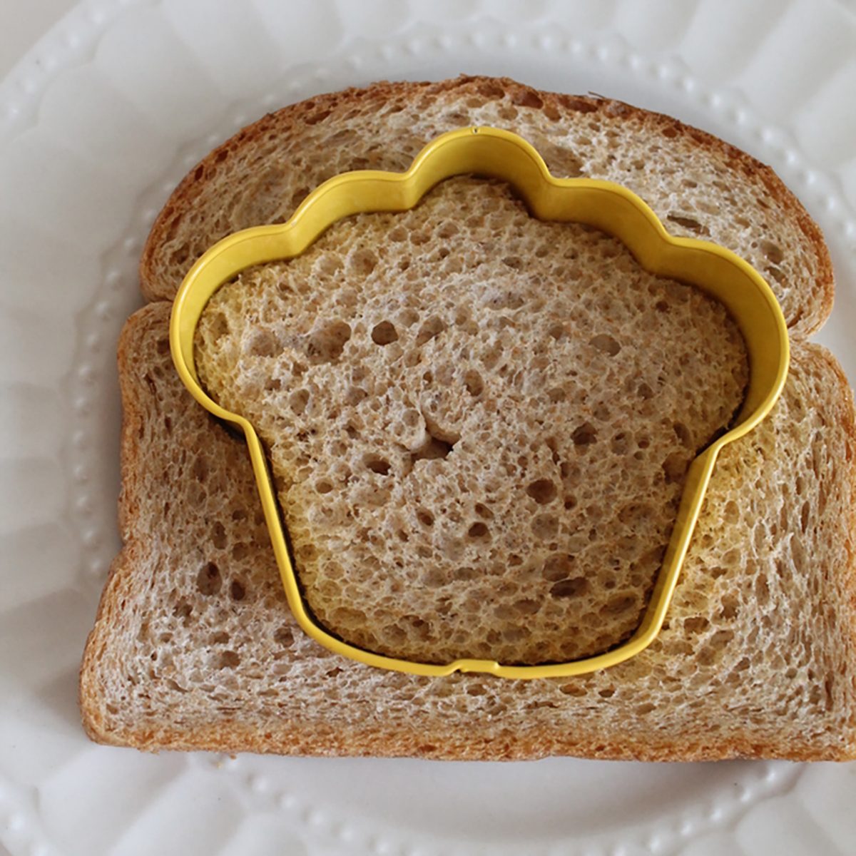 cookie cutter sandwich cupcake shape;