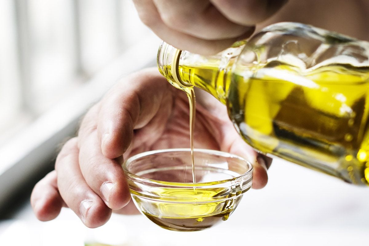 How to Make an Olive Oil Mask for Smoother, Radiant Skin