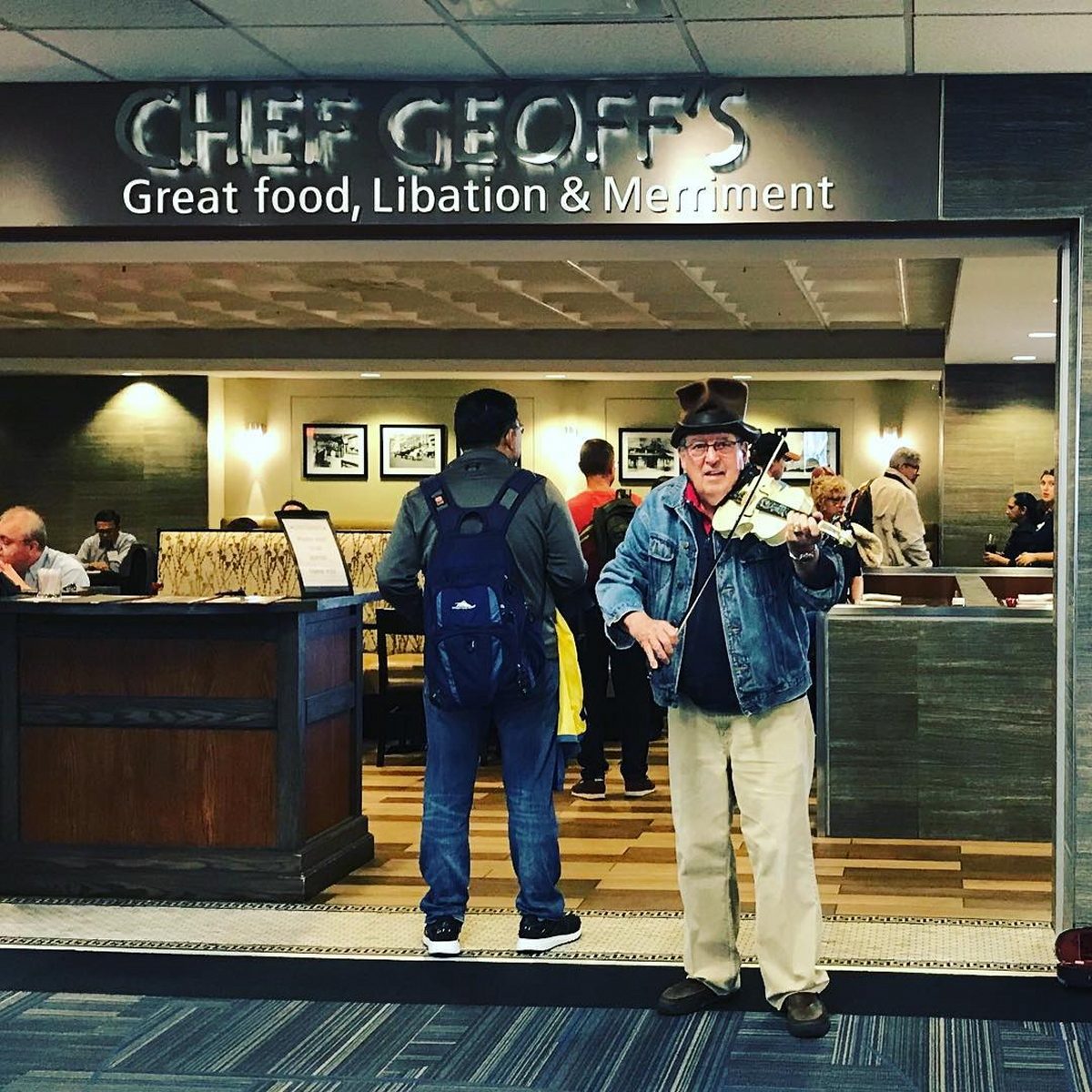 best airport restaurants chef geoffs
