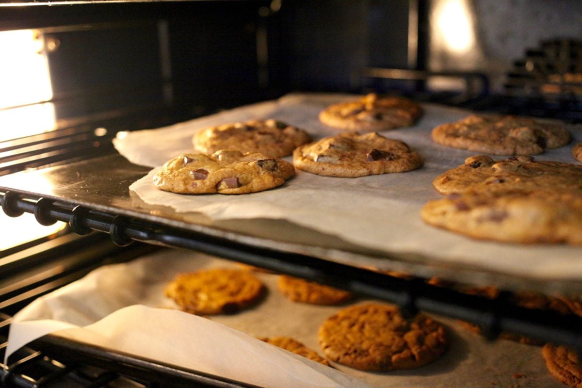 This Is the Best Oven Rack Position for Baking Cookies
