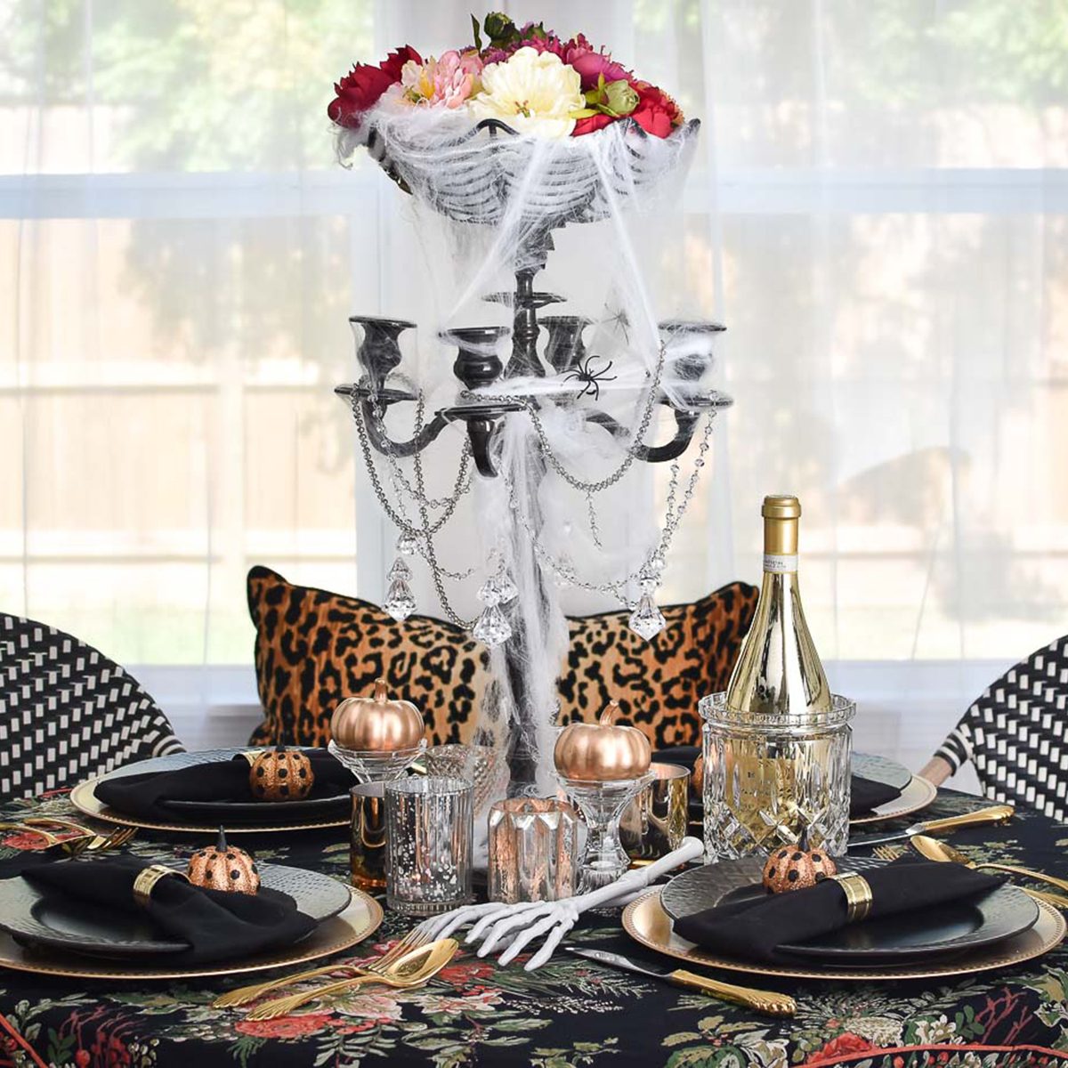 Spooky Floral Halloween Centerpiece Idea