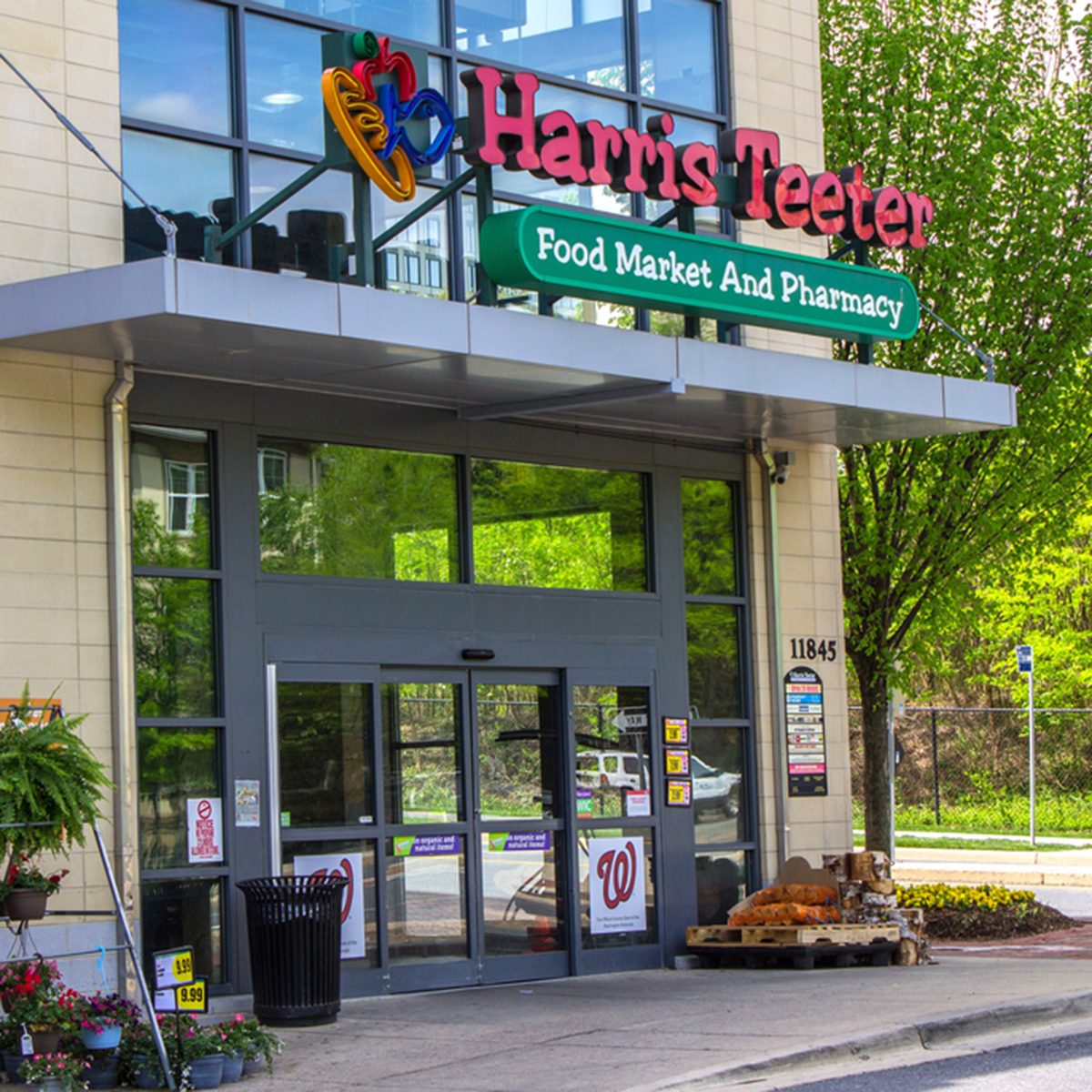 Harris Teeter, a grocery store chain, on a sunny spring day.