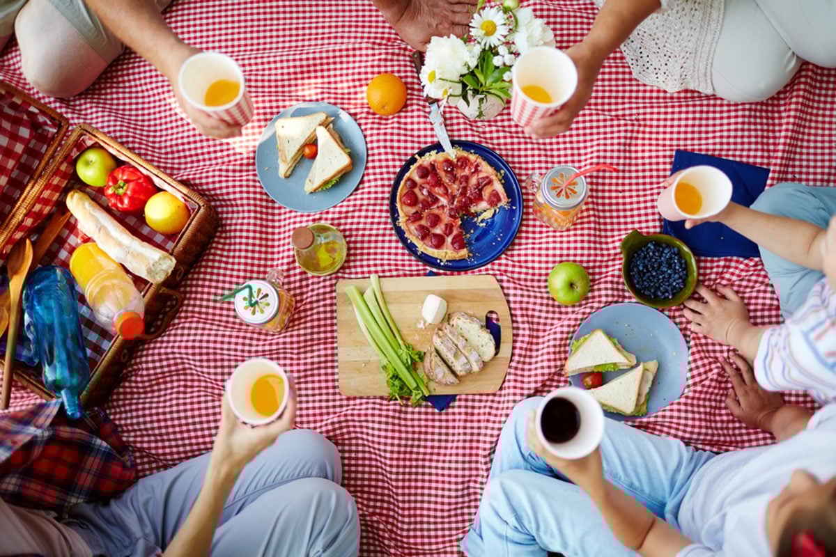 15 Things to Pack for Every Picnic