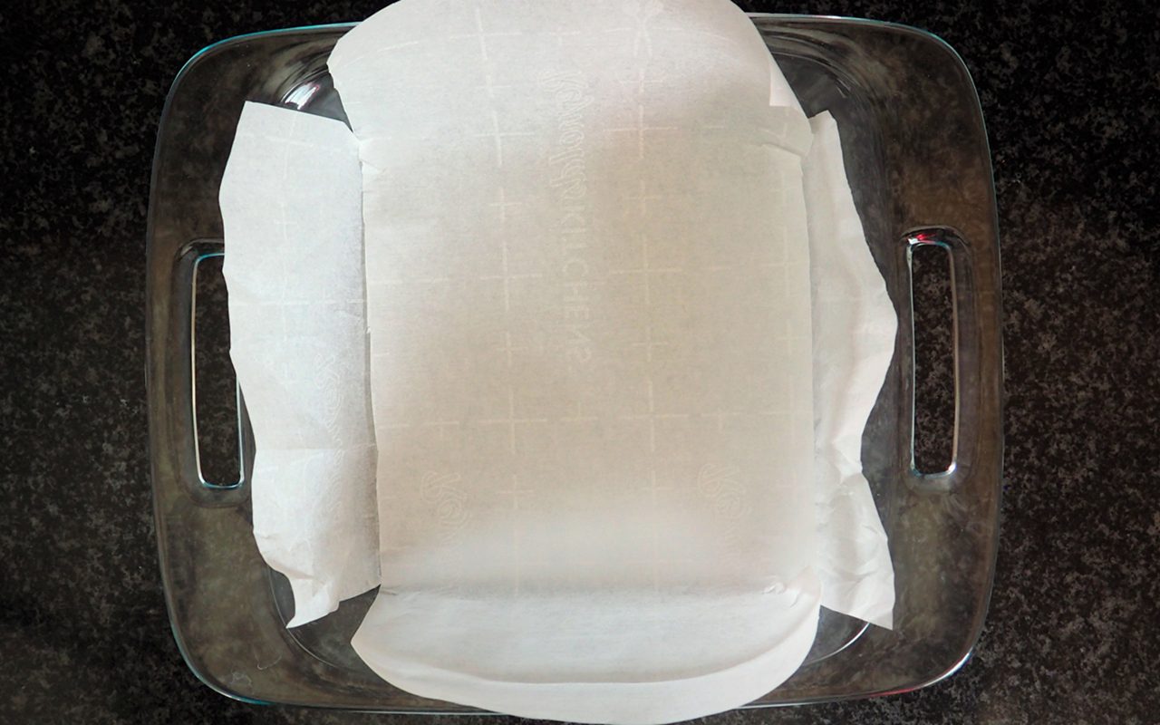 cbd brownies: Lining pan