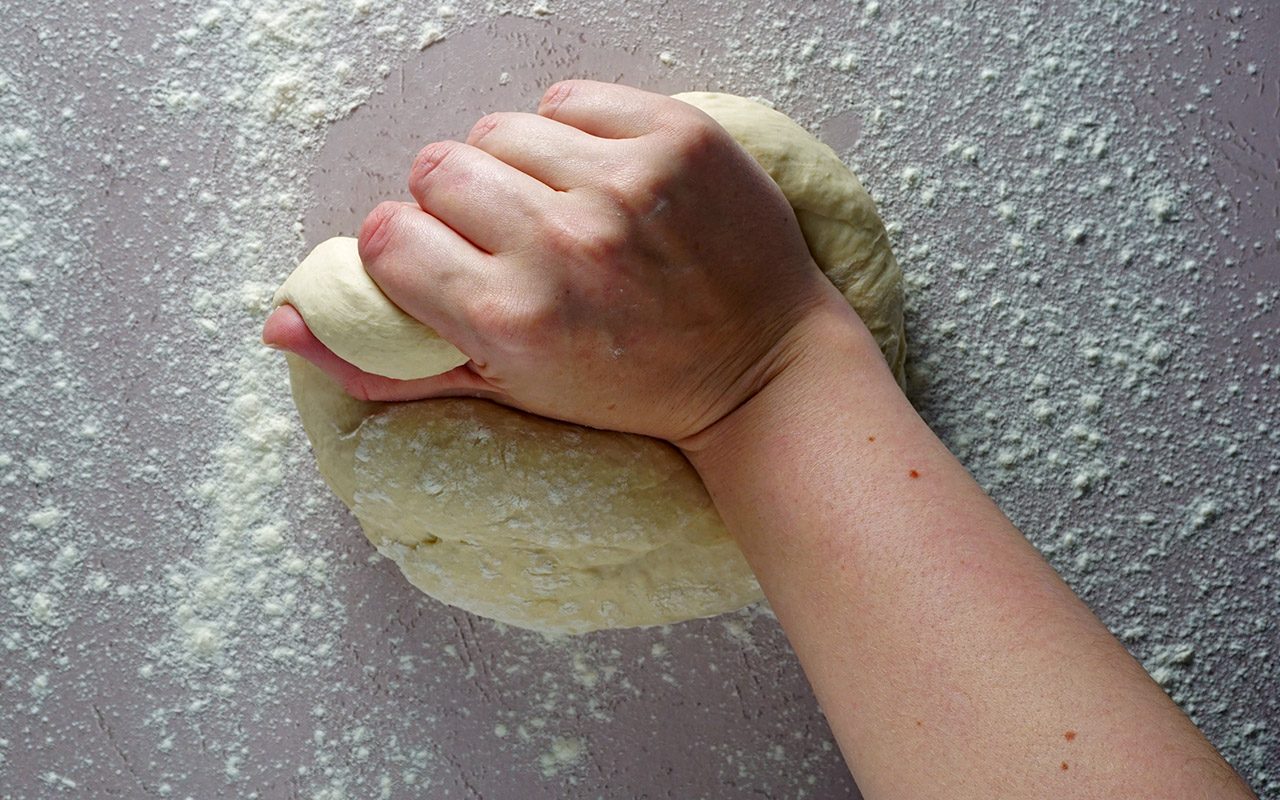 Knead by hand Cinnamon Crunch Bagels Panera 041921 Toh 04