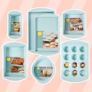 Wilton Bakeware Set