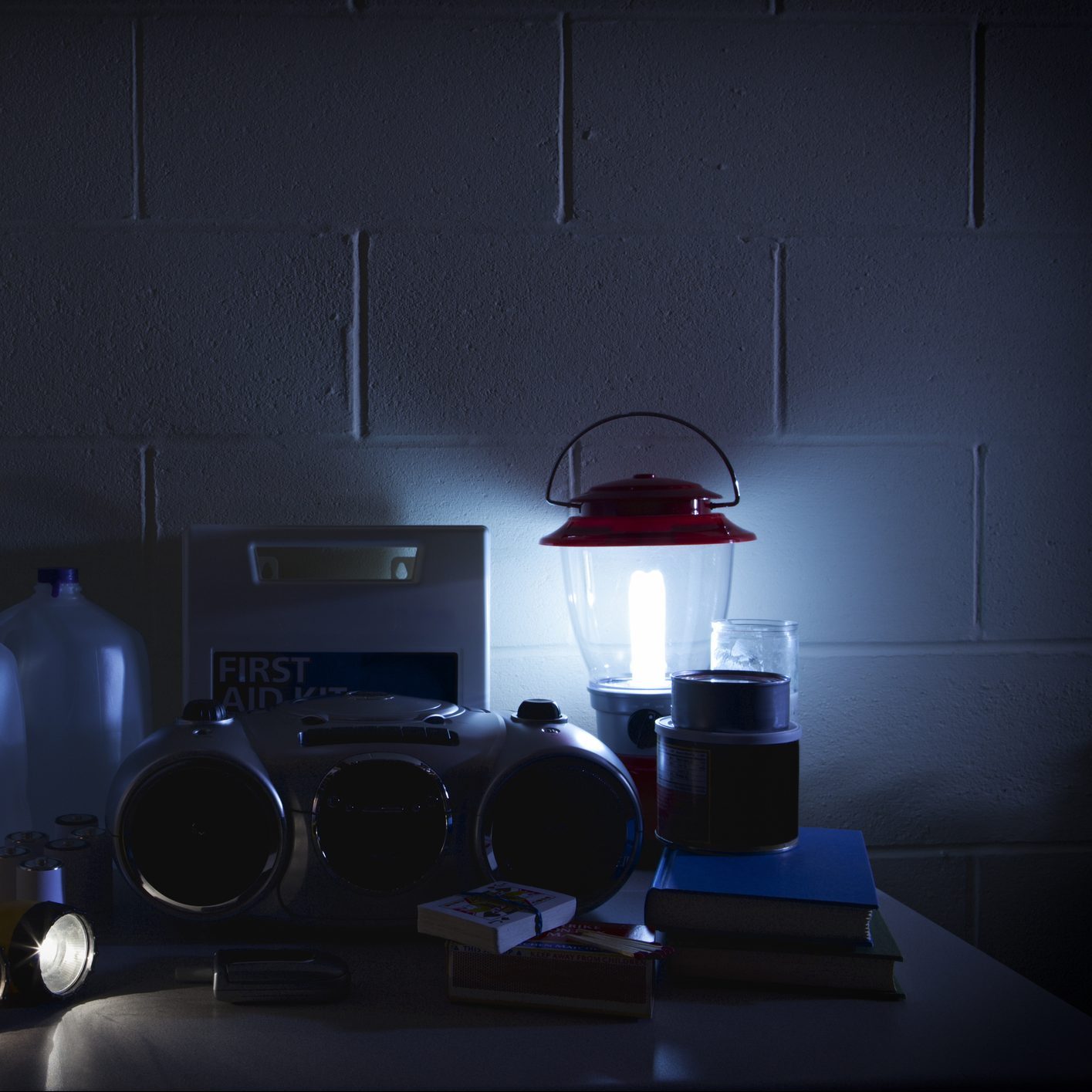 16 Power Outage Supplies You Need in Case of an Emergency