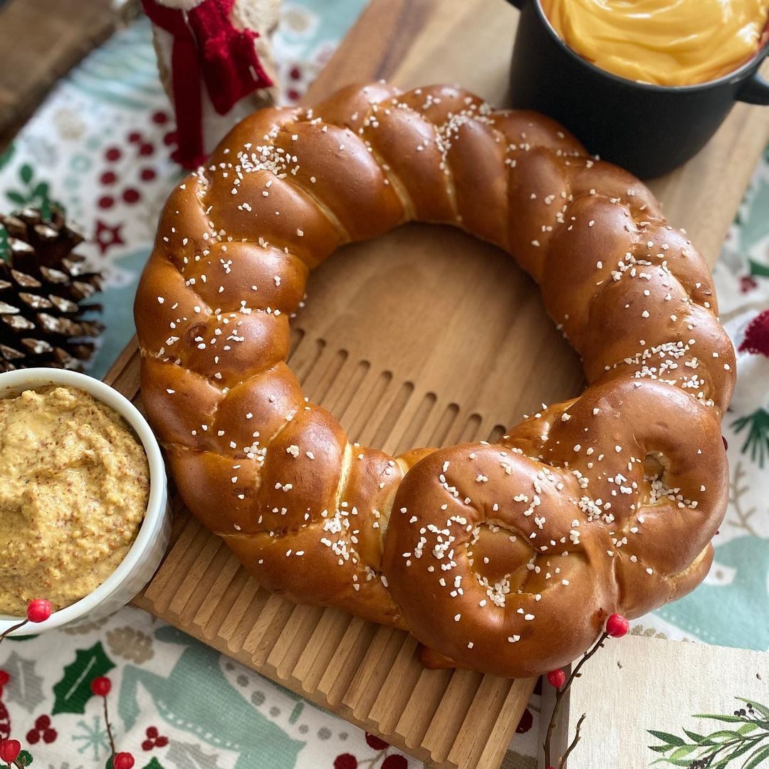 Braided Wreath With A Bow Pretzel from Milwaukee Pretzel Company