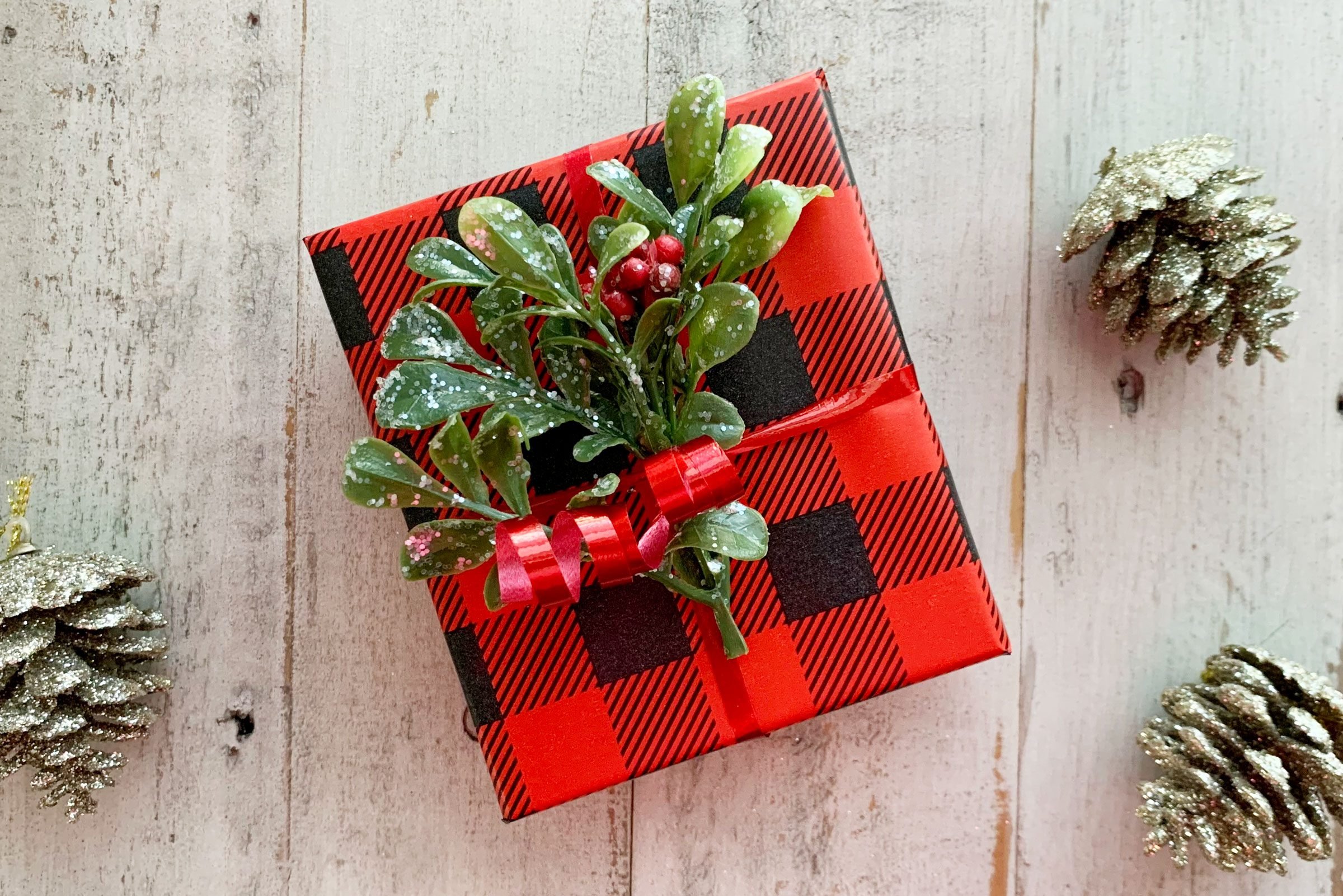 6 Creative Gift Wrapping Ideas to Make Presents More Beautiful