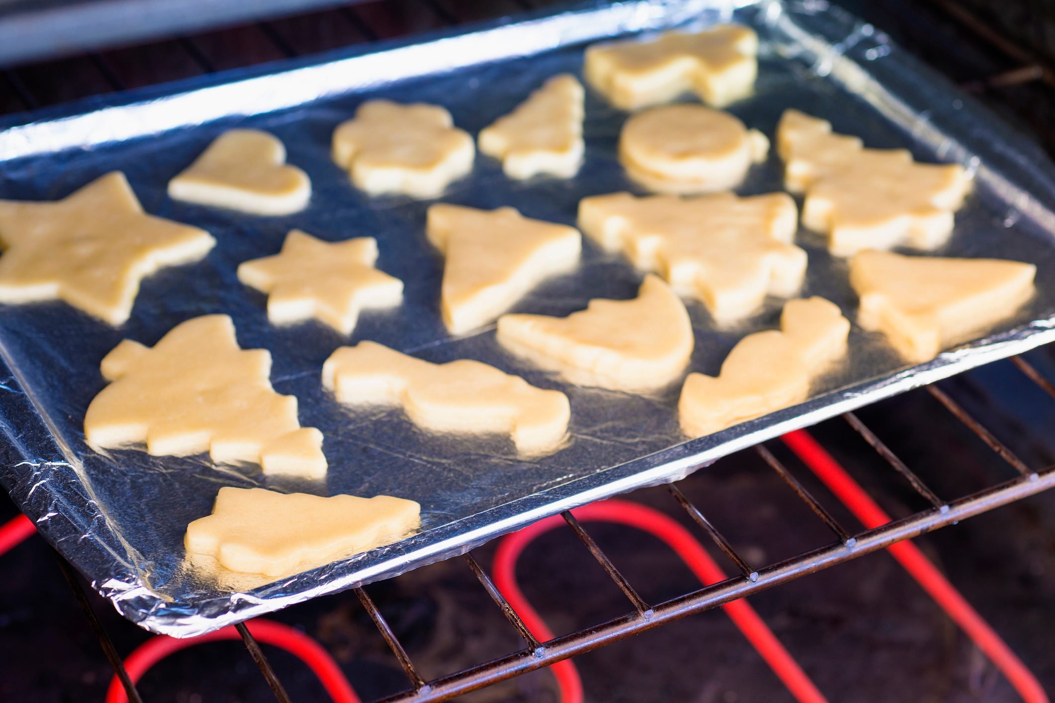 Here’s Why You Shouldn’t Bake Cookies on Aluminum Foil