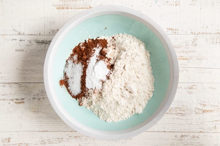 how to make a gluten free red velvet cake step 2