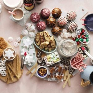 Hcbz21 Pu5837 B05 20 1b Hot Chocolate Tmb Studio 1 Scaled E1636994588974 1 Copy