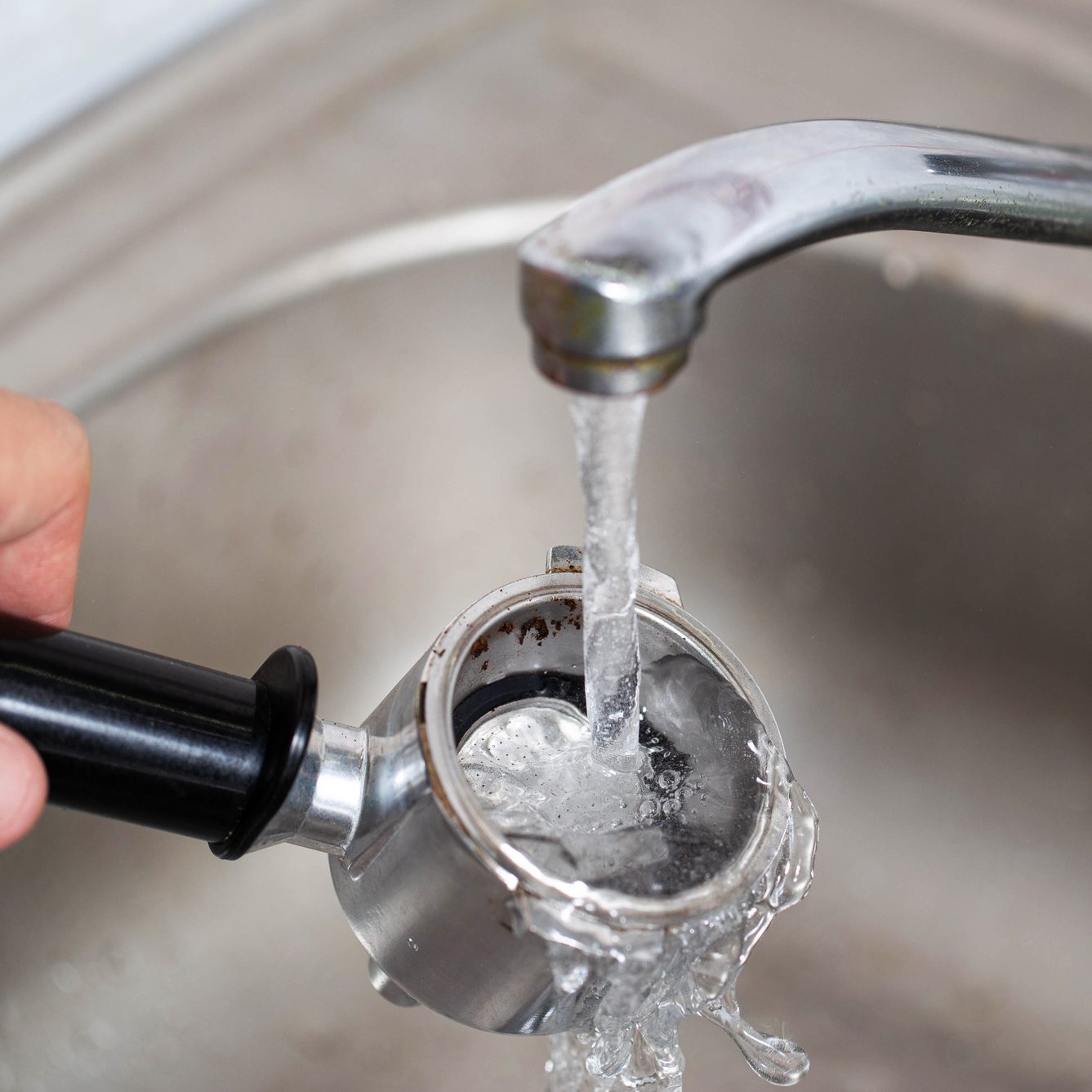Cleaning the coffee maker
