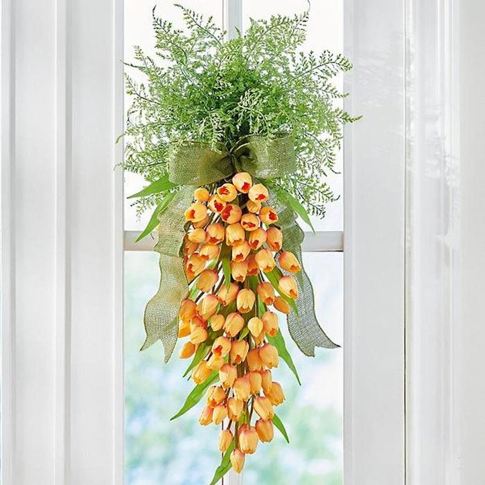 Tulip Carrot Door Swag