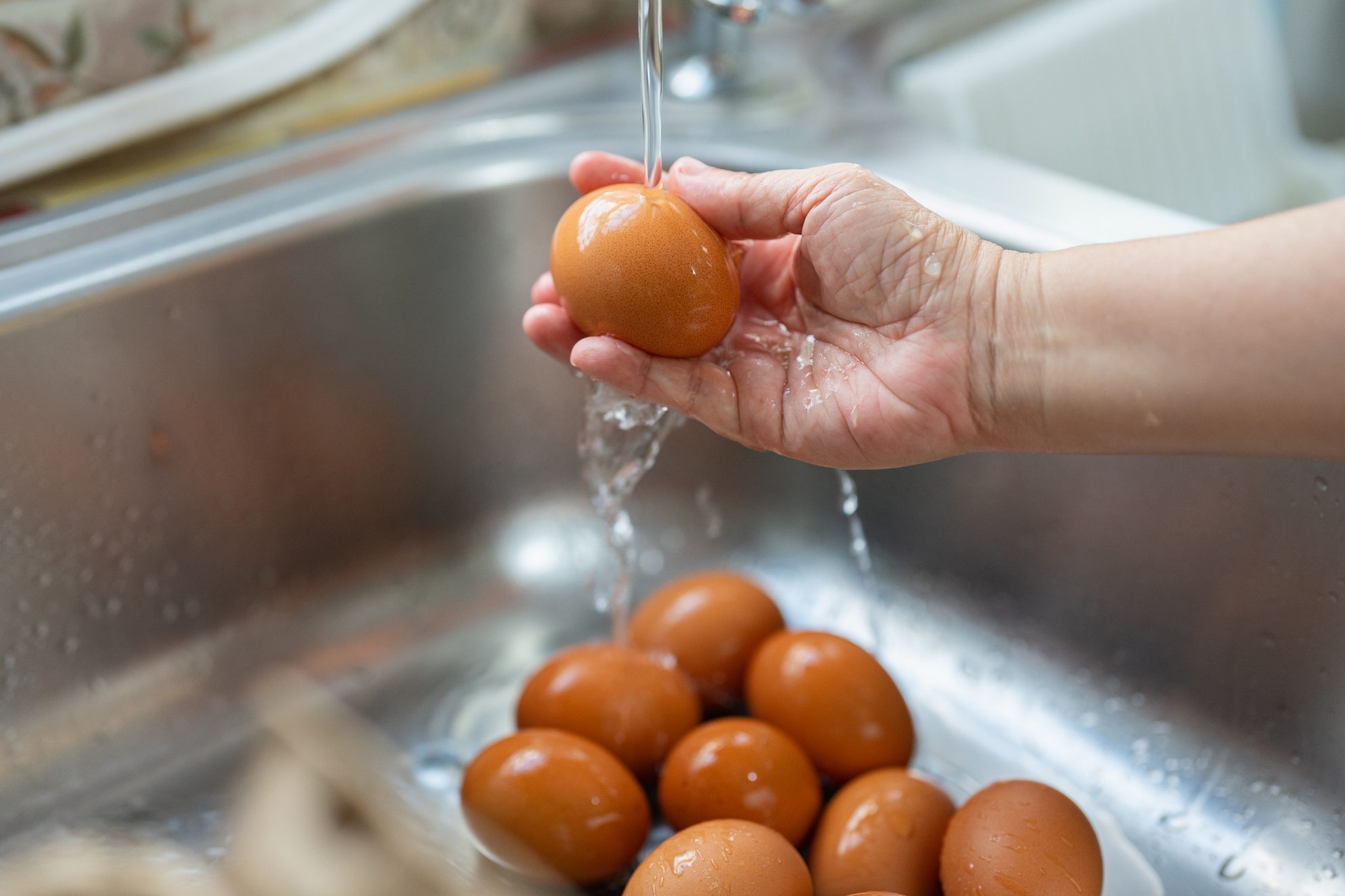 How to Wash Fresh Eggs (and When You Shouldn’t Wash Them)