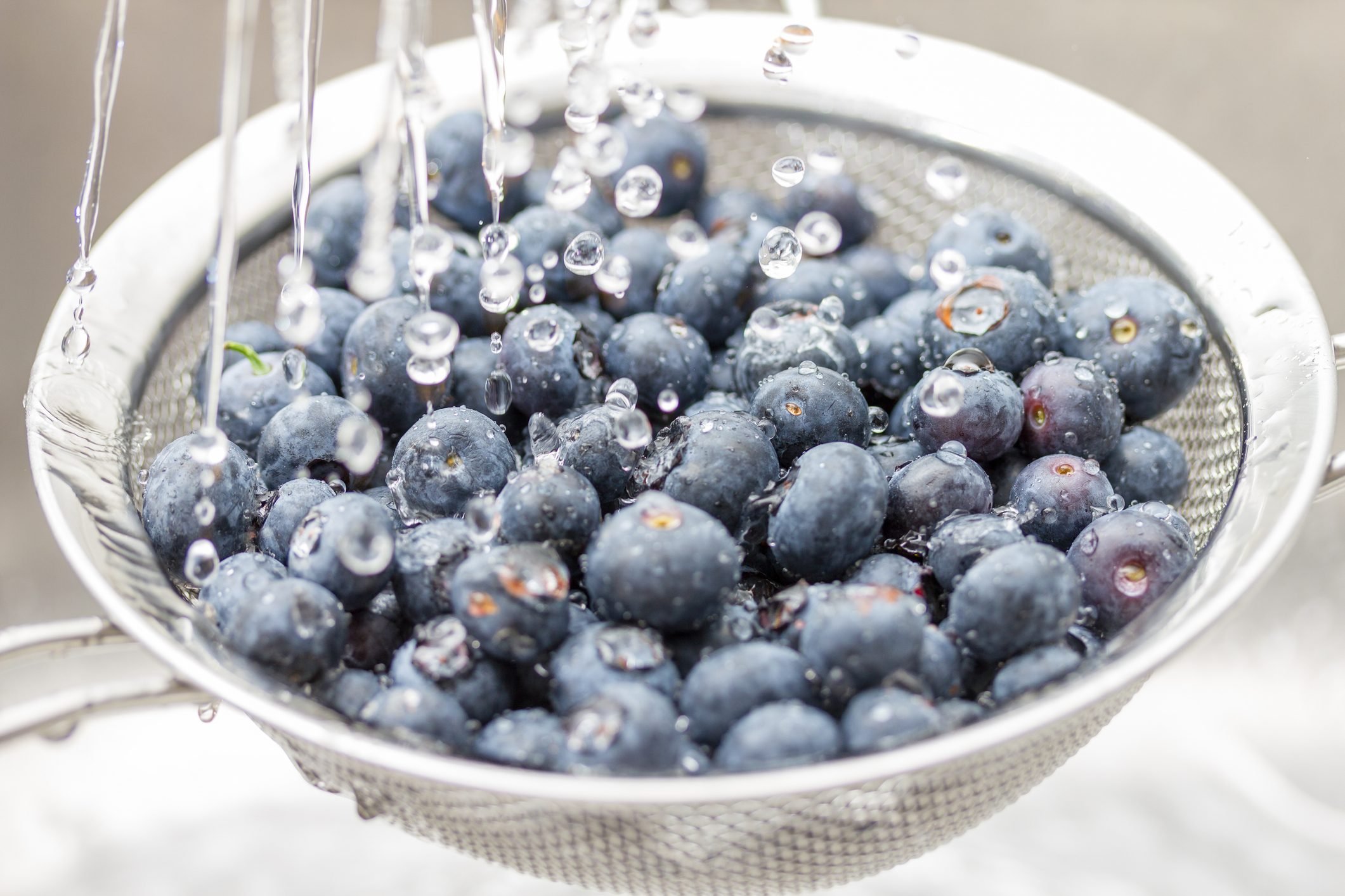 How to Wash Blueberries