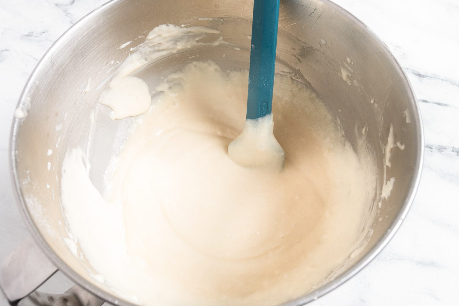 Mix Wet Ingredients For White Velvet Cake Molly Allen For Toh