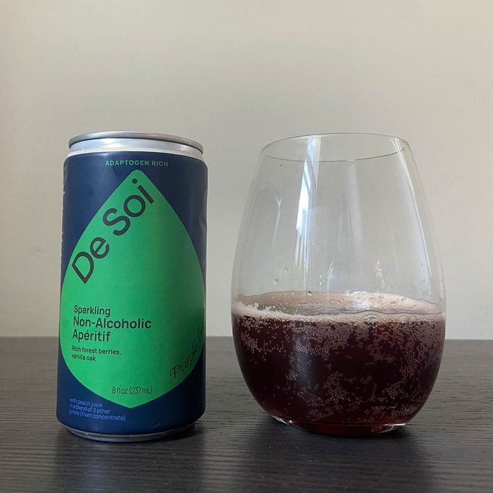 De Soi can and drink in glass