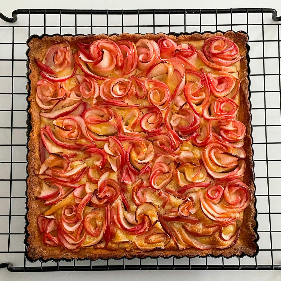 Crumble Crate served on a tray, placed on a white countertop