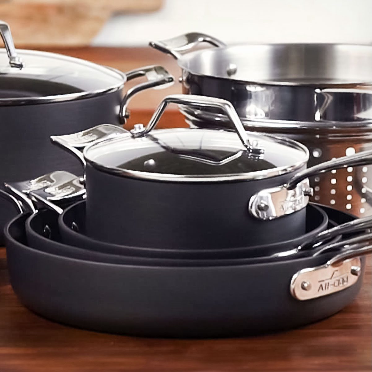 The 5 Best Cookware Sets on Amazon, According to Reviews