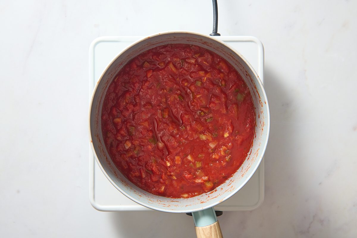 Boiling the vegetables in a saucepan