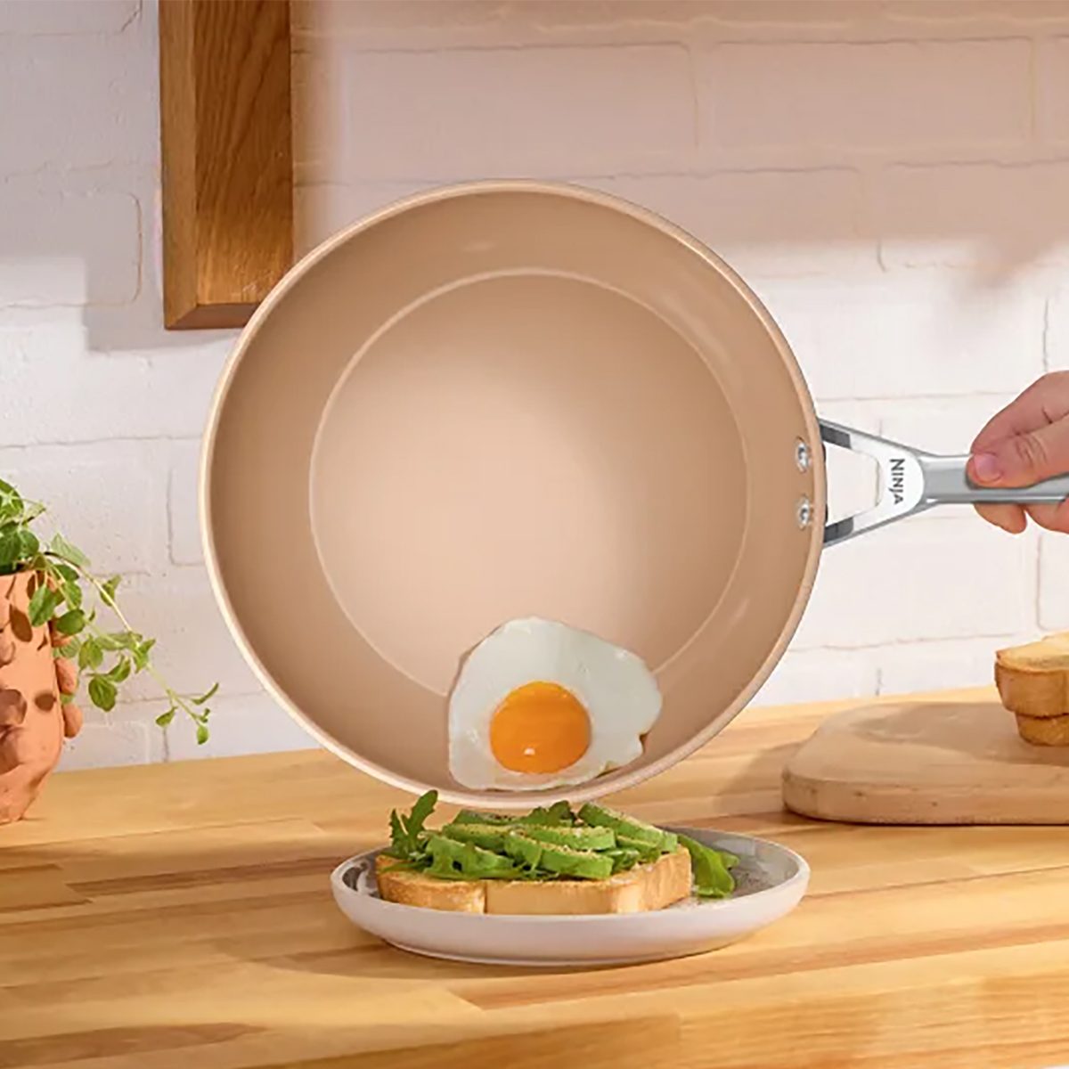 Ninja Ceramic Cookware Review: We Tried the Ninja Extended Life Premium Ceramic Fry Pan