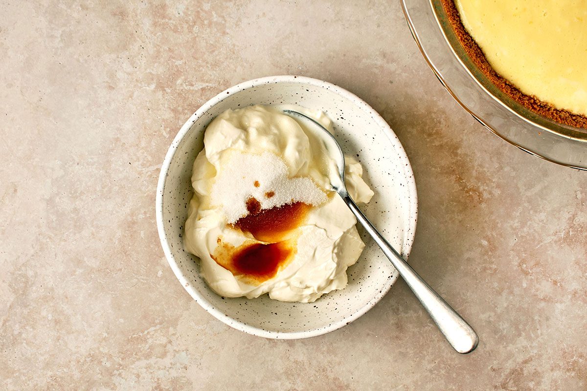 Make sour cream filling