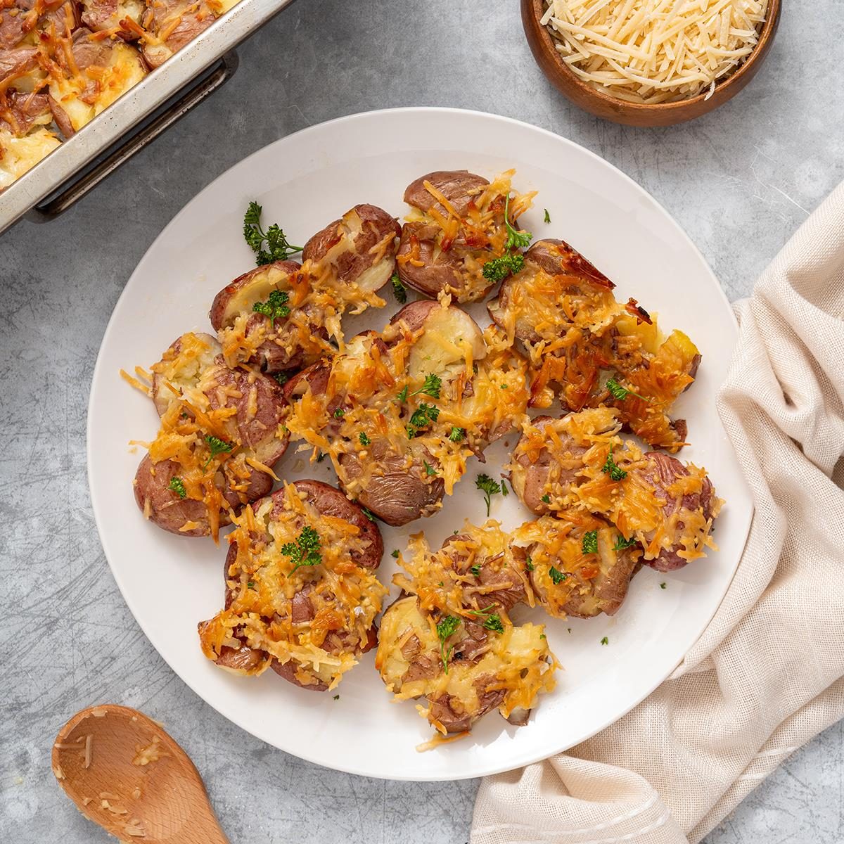 Garlic Parmesan Smashed Potatoes Exps Tohd24 273006 Alejandromonfort 7