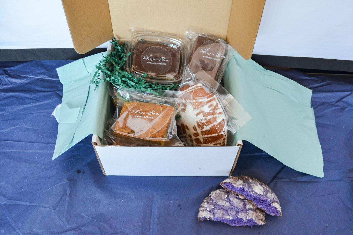 Phivi Cookie Box on Blue base