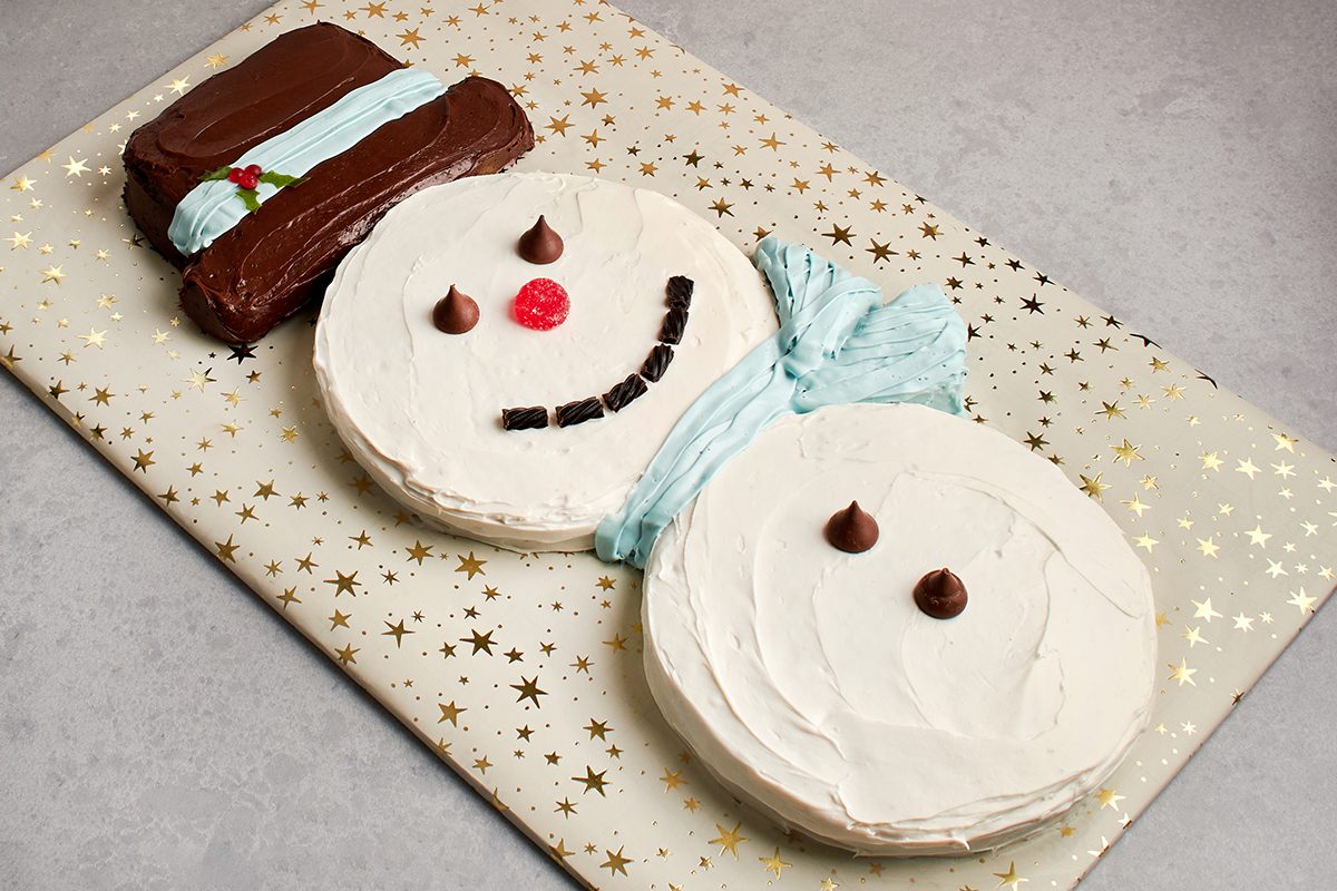 Snowman cake by Taste of Home