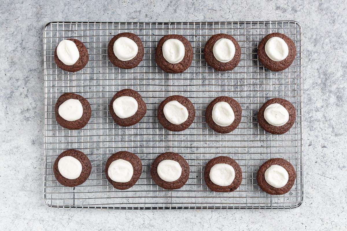 baked cookies on a wire rack.