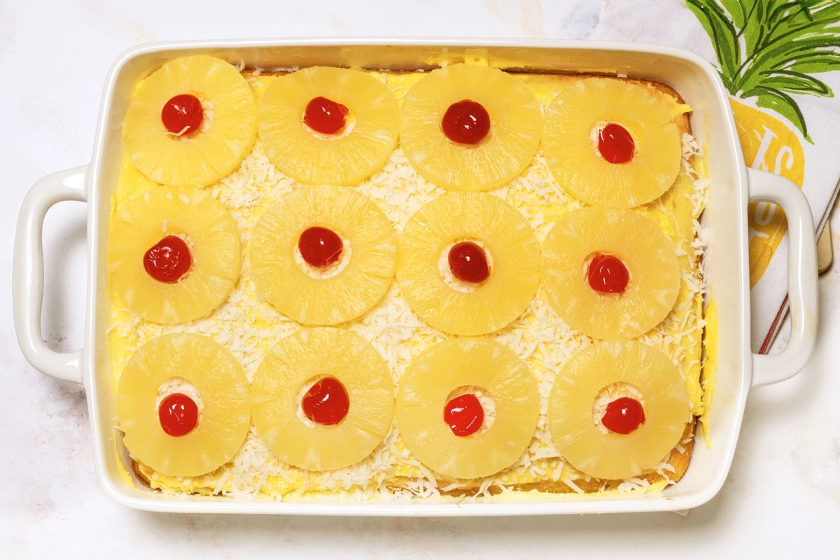 Decorating the Hawaiian Cake