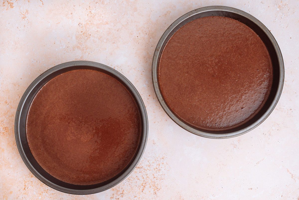 Chocolate Cake With Vanilla Frosting Tohd24 1693 Jojobaccam 2