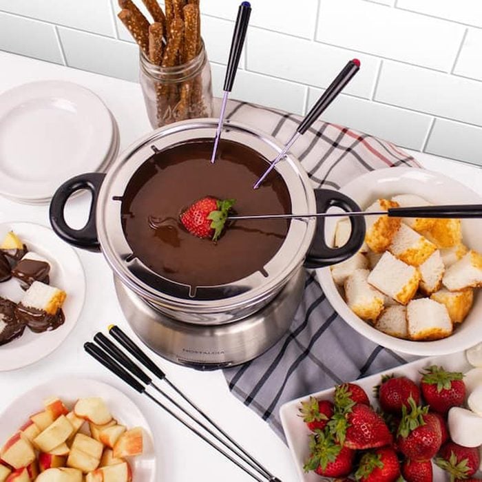 Nostalgia 6 Cup Electric Fondue Pot Set