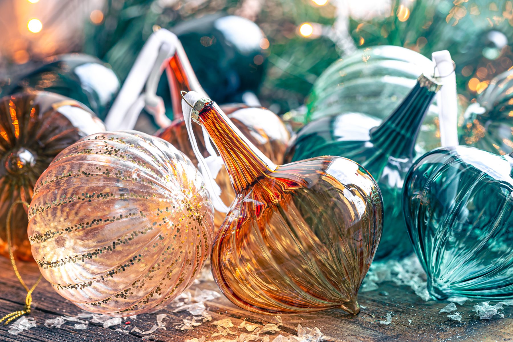7 Vintage Christmas Ornaments To Look For At The Thrift Store 