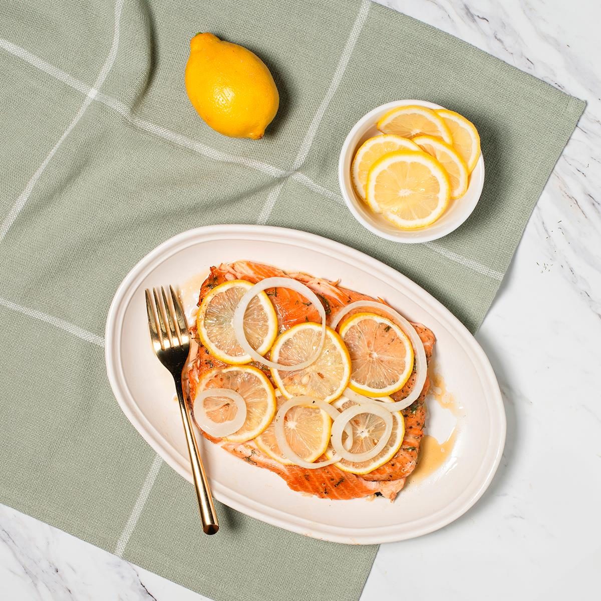 Grilled Salmon with Lemon