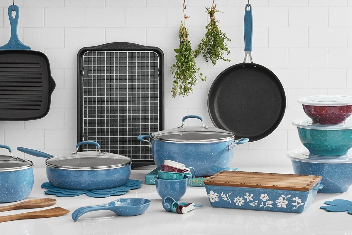 Last-Minute Holiday Savings! Take Over 60% Off Select Pioneer Woman Gear at Walmart