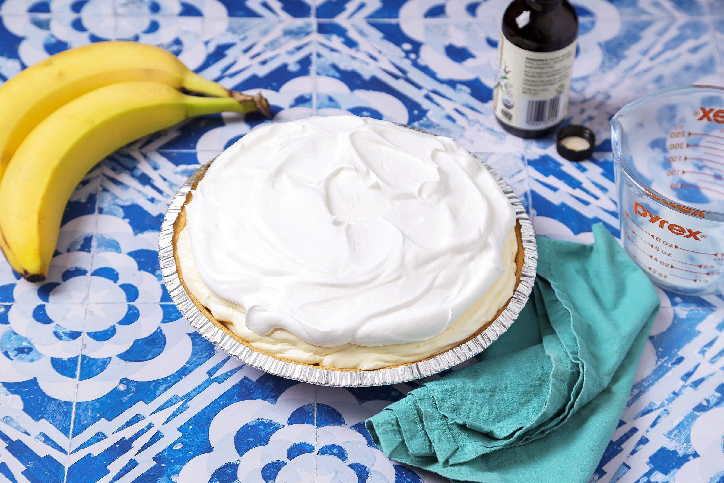 Whipped topping on pudding mix in pie crust