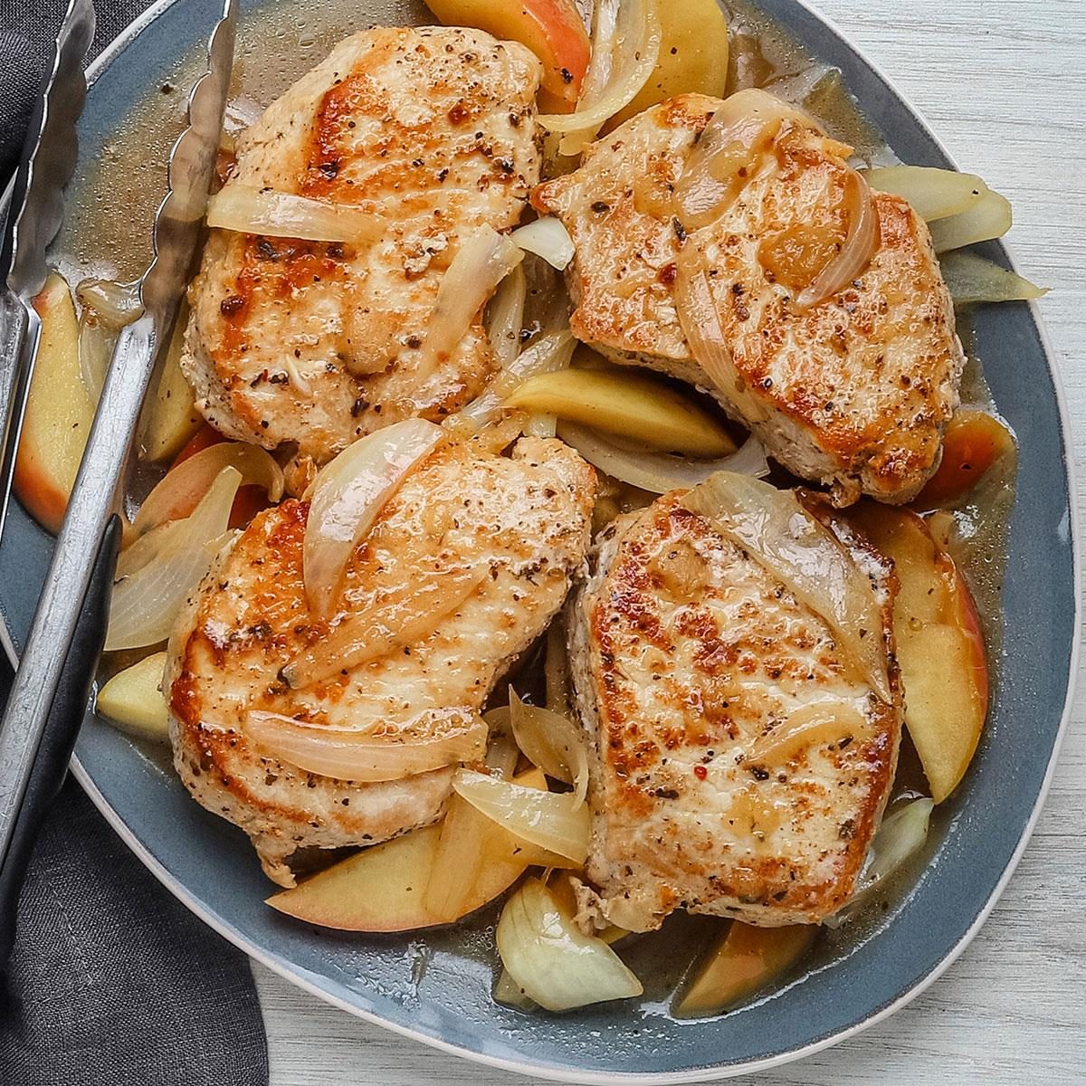 Skillet Pork Chops With Apples Onion Exps Tohd24 166353 Dianarattray 4